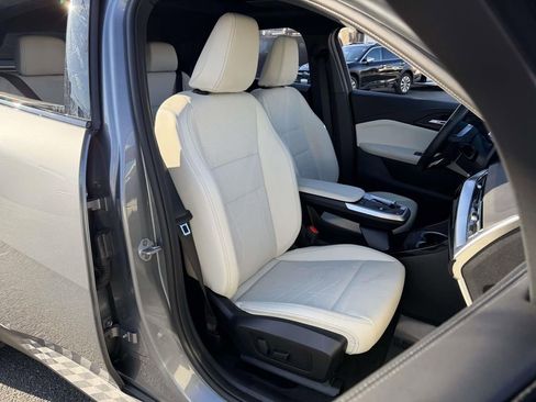 Used 2026 BMW X2 xDrive28i AWD/4WD image 9