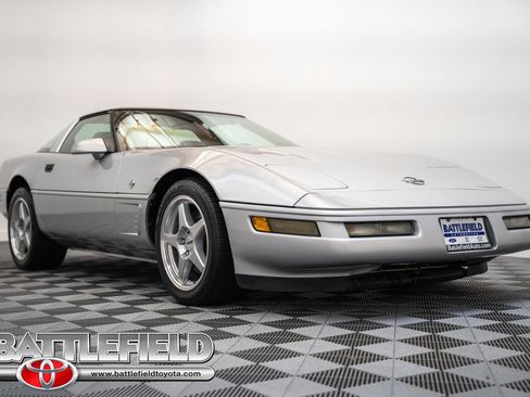 Used 1996 Chevrolet Corvette Coupe RWD image 1