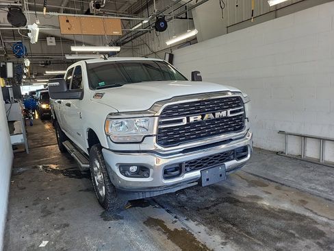 Used 2024 RAM 2500 Big Horn w/ Off Road Package AWD/4WD image 4