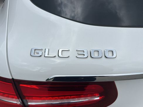Used 2018 Mercedes-Benz GLC 300 4MATIC image 6