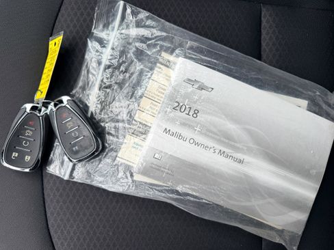 Used 2018 Chevrolet Malibu LT image 23