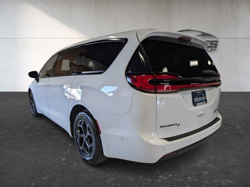 Used 2023 Chrysler Pacifica Limited w/ S Appearance Package FWD image 8