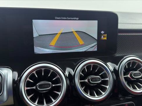 Used 2022 Mercedes-Benz GLB 250 image 27