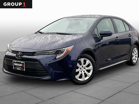 Used 2025 Toyota Corolla LE FWD image 1