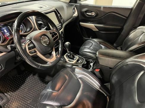 Used 2017 Jeep Cherokee Latitude w/ True North Edition image 17