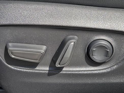 Used 2025 Toyota Grand Highlander FWD image 28
