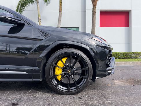 Used 2020 Lamborghini Urus AWD/4WD image 10