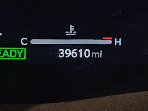 Used 2025 Toyota Camry XSE FWD image 30