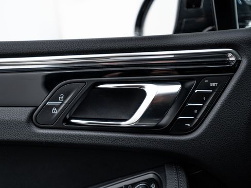 Certified 2026 Porsche Macan AWD/4WD image 20