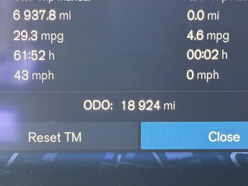 Certified 2025 Volvo XC60 B5 Plus w/ Climate Package image 22