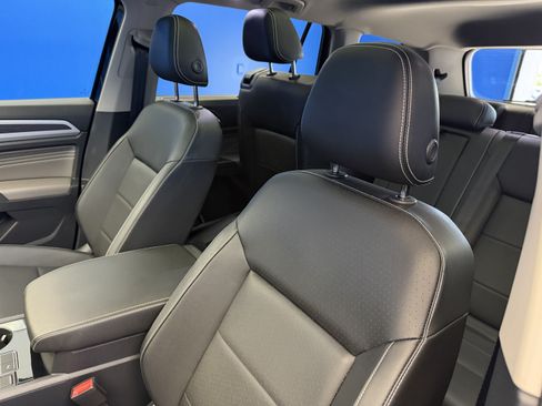 Certified 2023 Volkswagen Atlas SE w/ Panoramic Sunroof Package FWD image 12