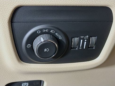 New 2026 Jeep Grand Cherokee Limited AWD/4WD image 14