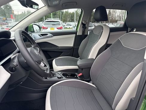 New 2026 Volkswagen Taos SE AWD/4WD image 16