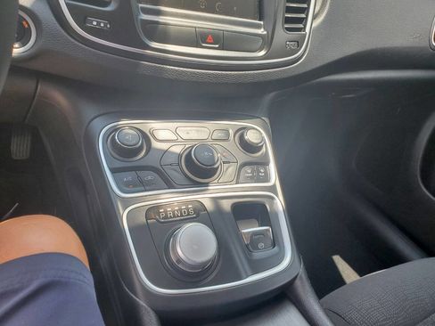 Used 2016 Chrysler 200 Limited w/ Convenience Group image 14