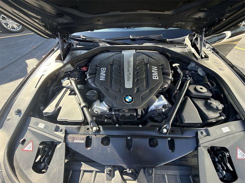 Used 2012 BMW 750Li image 18