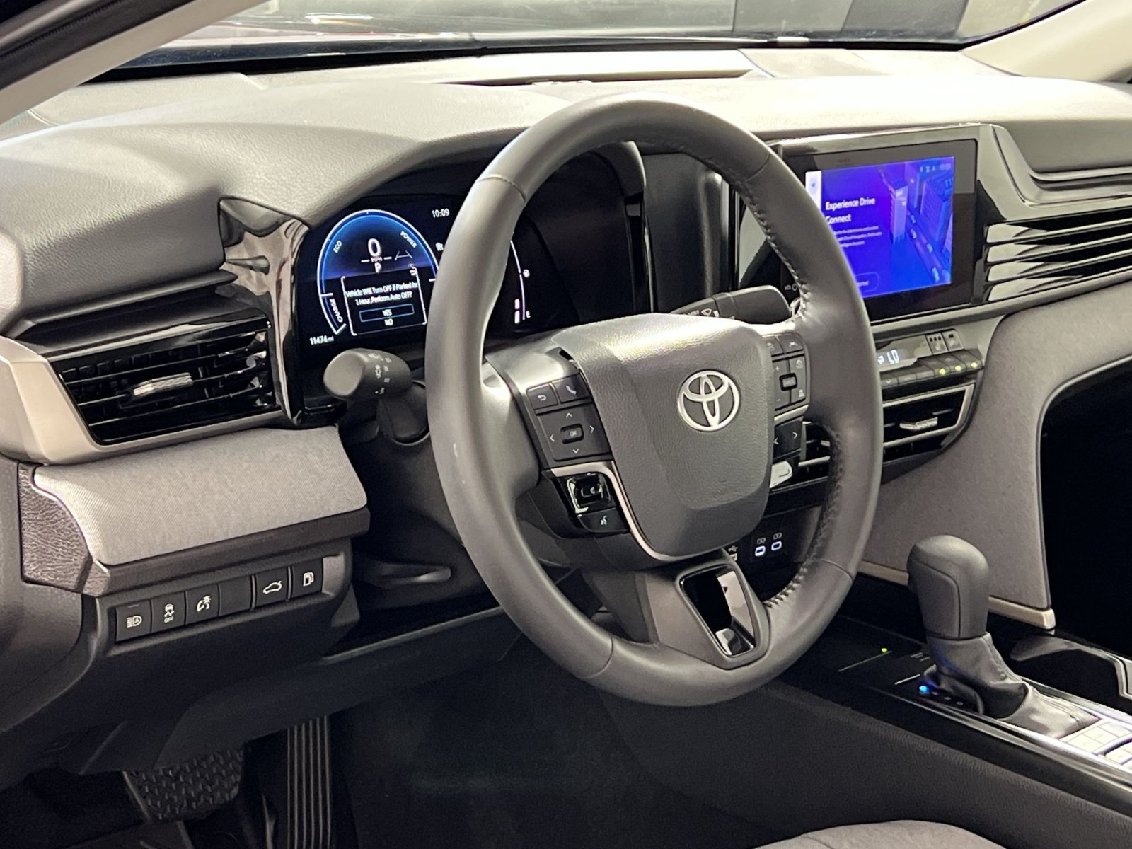 Used 2025 Toyota Camry LE w/ Convenience Package FWD image 16