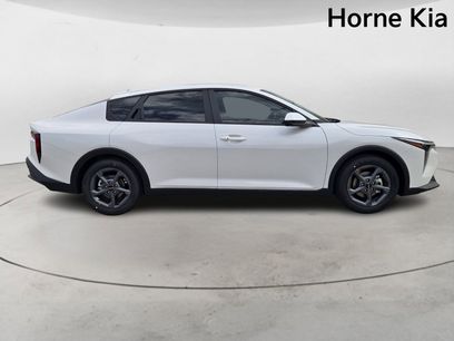 New 2025 Kia K4 LXS