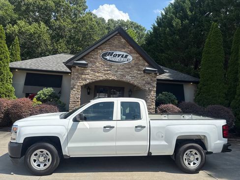 Used 2017 Chevrolet Silverado 1500 W/T RWD image 1