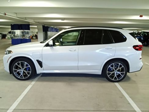 Used 2024 BMW X5 xDrive50e w/ M Sport Package AWD/4WD image 8