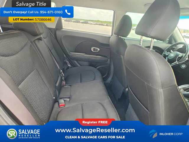 Used 2016 Kia Soul + FWD image 13