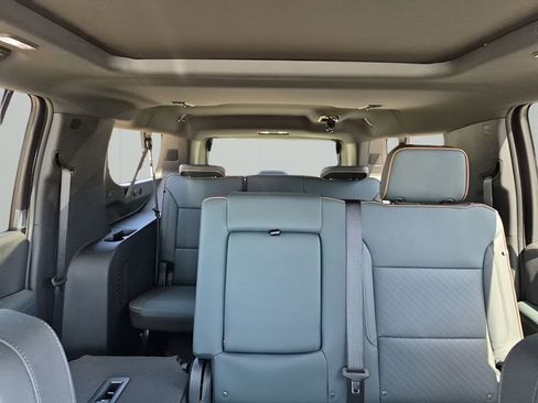 New 2026 GMC Yukon XL AT4 image 43