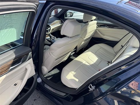 Used 2018 BMW 540i xDrive image 12