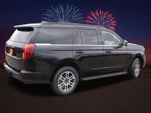 Used 2025 Ford Expedition Active AWD/4WD image 4