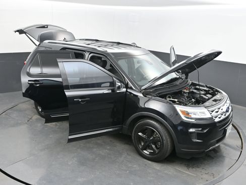 Used 2018 Ford Explorer XLT w/ Equipment Group 201A image 37