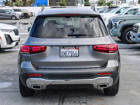 Used 2021 Mercedes-Benz GLB 250 image 8