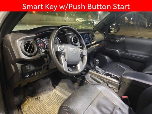 Used 2020 Toyota Tacoma TRD Sport image 9
