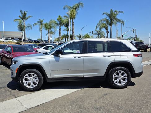 Certified 2022 Jeep Grand Cherokee Limited image 2