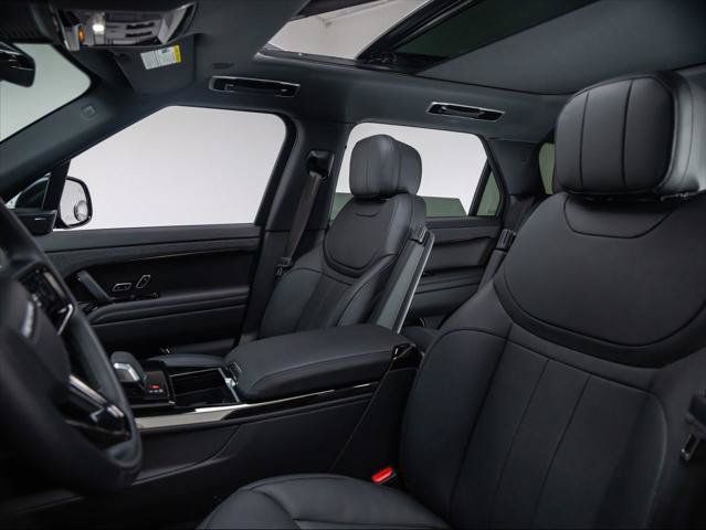 Used 2024 Land Rover Range Rover Sport Dynamic SE AWD/4WD image 12