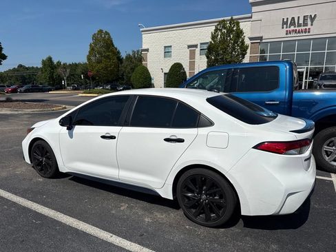 Used 2021 Toyota Corolla SE w/ Carpet Mat Package (TMS) FWD image 2