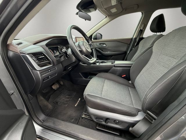 Used 2023 Nissan Rogue SV FWD image 9