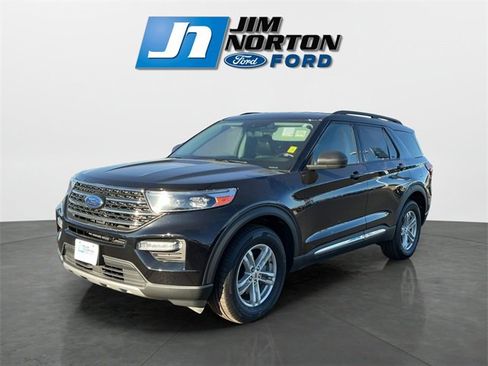 Used 2022 Ford Explorer XLT w/ Equipment Group 202A image 7