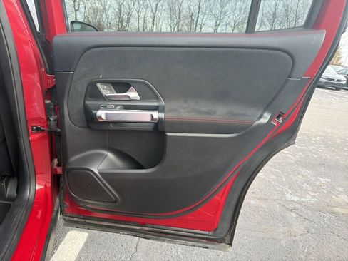 Used 2020 Mercedes-Benz GLB 250 4MATIC image 27