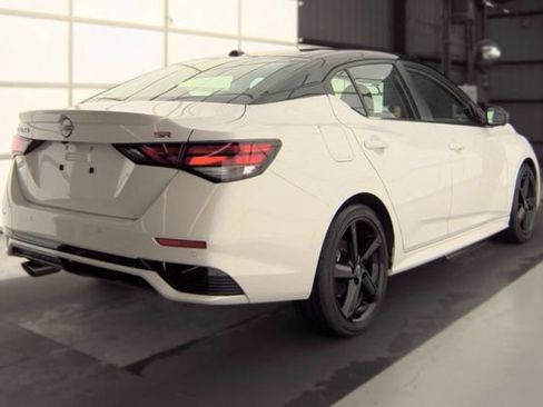 Used 2025 Nissan Sentra SR w/ SR Premium Package FWD image 2