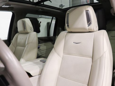 Certified 2022 Cadillac Escalade ESV Sport Platinum image 14
