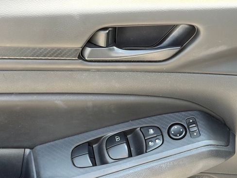 Used 2024 Nissan Altima 2.5 S FWD image 5