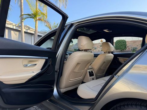 Used 2018 BMW 330i Sedan w/ Convenience Package RWD image 17