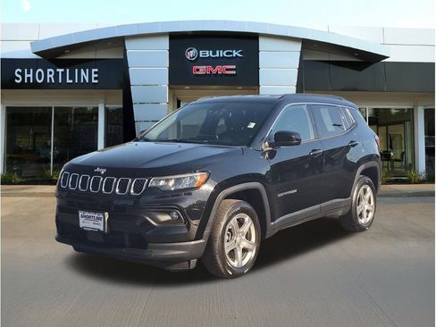 Used 2024 Jeep Compass Latitude AWD/4WD image 7