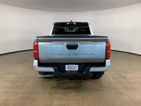 Used 2024 Toyota Tacoma SR5 AWD/4WD image 10