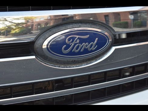 Used 2018 Ford F150 XLT w/ Max Trailer Tow Package image 45