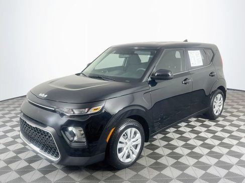Used 2022 Kia Soul LX FWD image 4