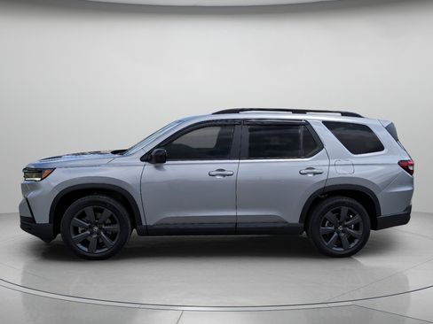 Used 2025 Honda Pilot Sport image 5