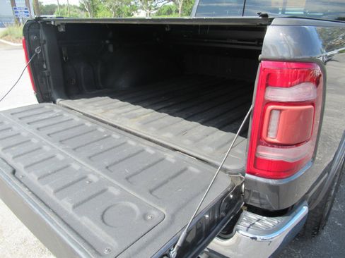 Used 2019 RAM 1500 Laramie RWD image 35