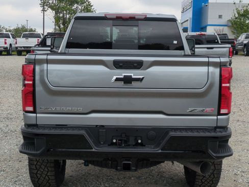 New 2026 Chevrolet Silverado 2500 ZR2 AWD/4WD image 9