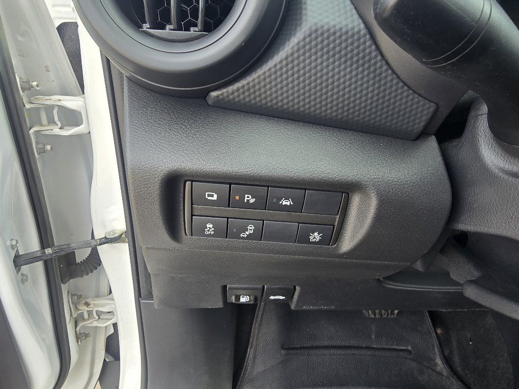 Used 2021 Nissan Kicks S FWD image 18