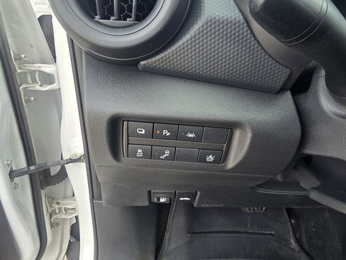 Used 2021 Nissan Kicks S FWD image 18