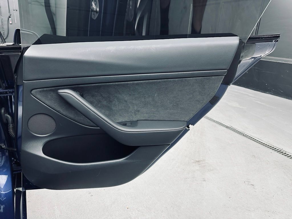 Used 2022 Tesla Model 3 Long Range AWD/4WD image 26